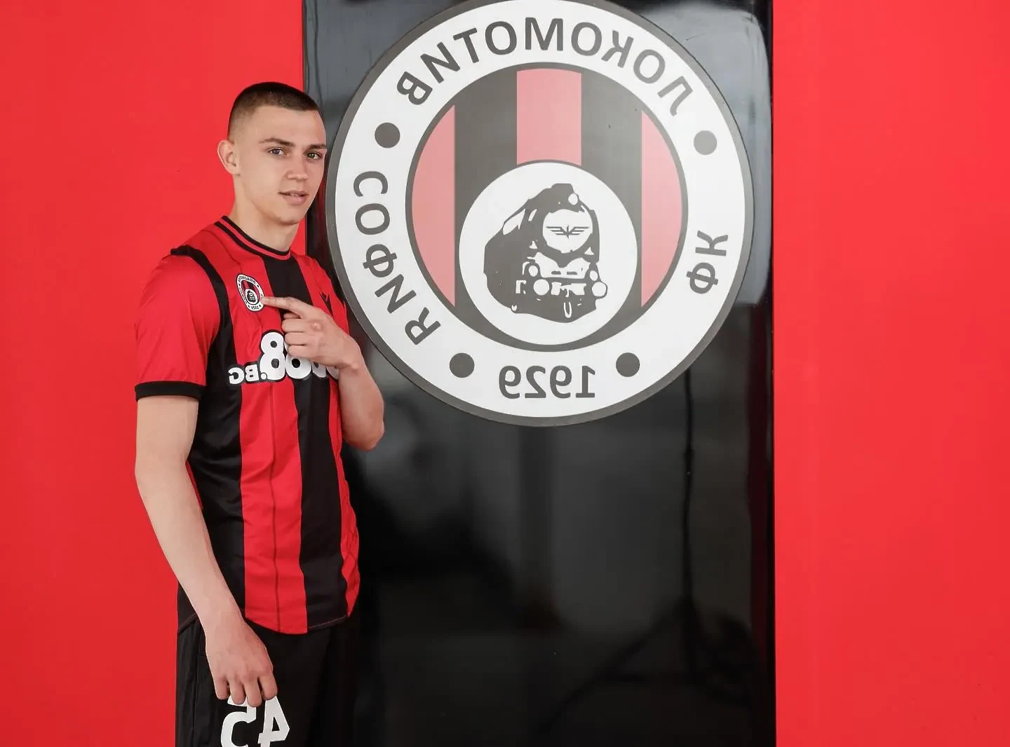 Локомотив подписа с голям талант