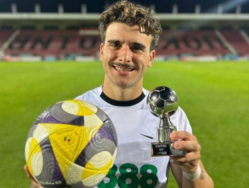 Мустака минава прегледи днес и подписва с ЦСКА 1948