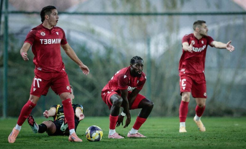 ЦСКА изумява: 37-и футболист чака минути в Първа лига, цял отбор вече си стегна багажа