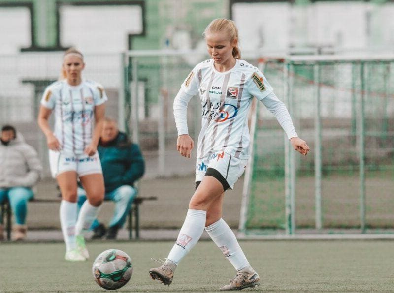 Голям скандал! Скрити камери в съблекалнята на женски футболен отбор в Австрия!