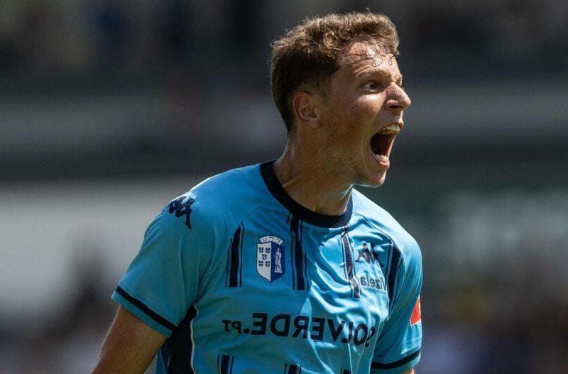 И това го има! Трима българи резерви при загуба на отбора си в Португалия