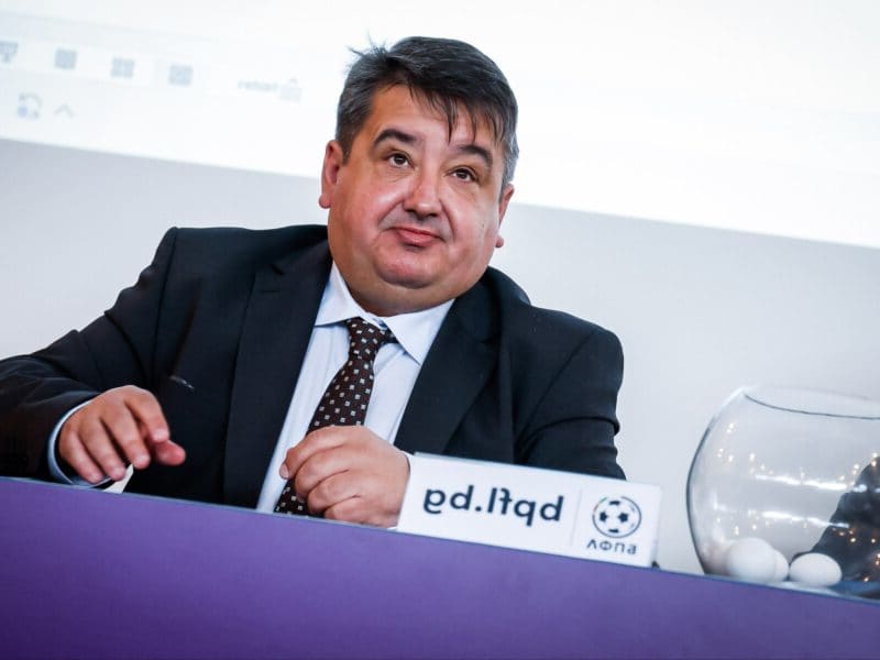 Шефът на ПФЛ се извини на Илиан Илиев