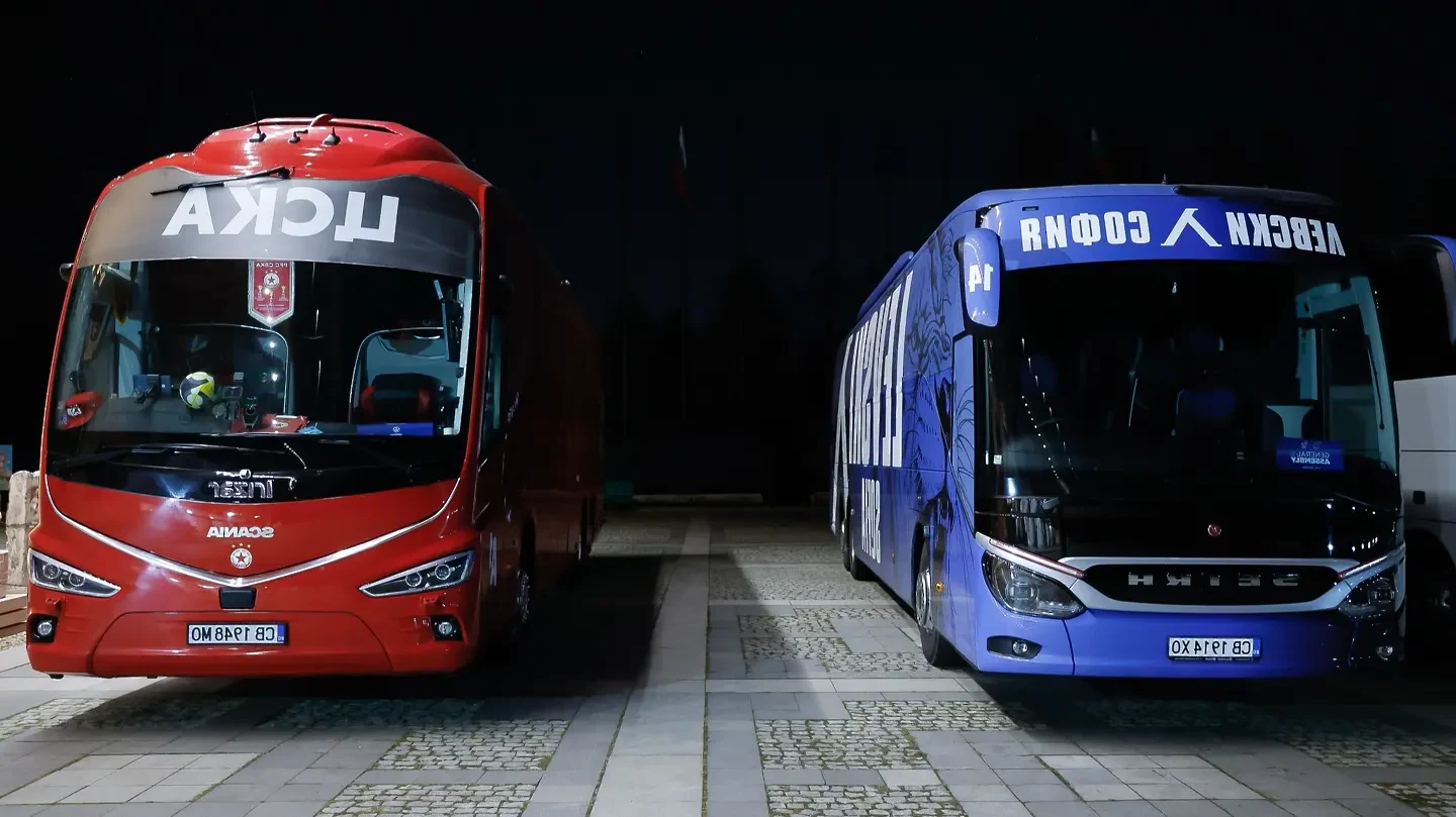 Автобусите на Левски и ЦСКА возят европейския елит в София!