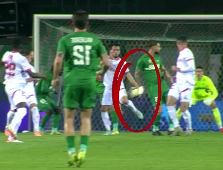 Това вече е много! Реферите пак порязаха жестоко Берое!(ВИДЕО)