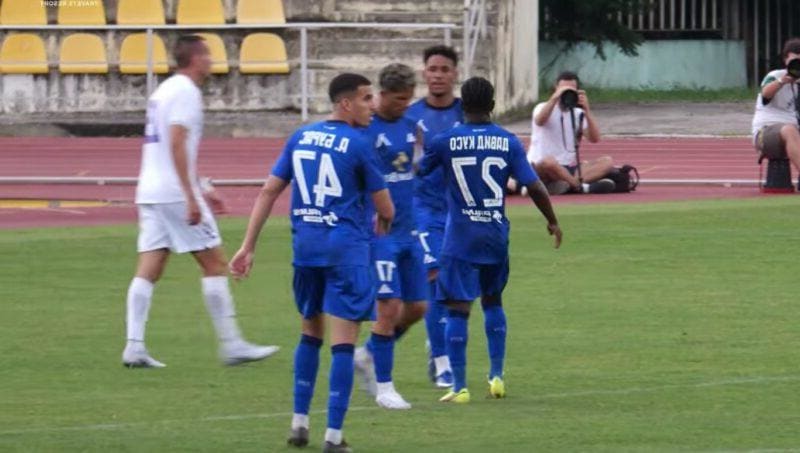 Левски е +3 по крилата, но -3 в средата