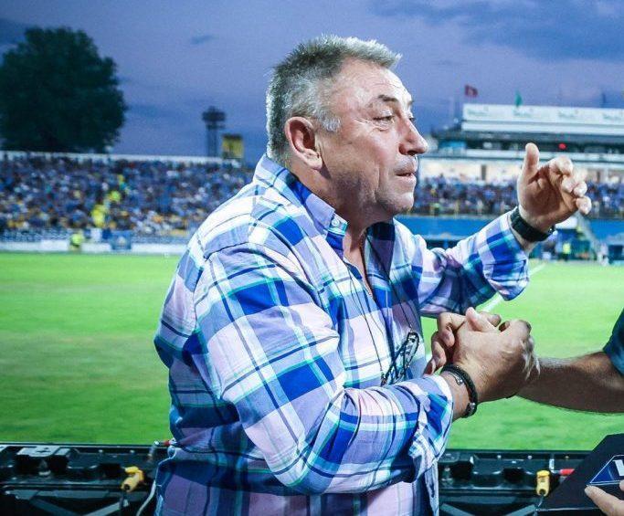 Гиби за Добромир Жечев: Голям човек, достоен българин! Той е човекът, който още като млад ми даде шанс Гиби за Добромир Жечев: Голям човек, достоен българин! Той е човекът, който още като млад ми даде шанс
