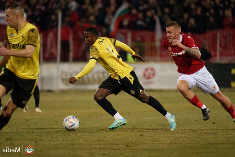 Ботев (Пд) получава неочакван приход от нигериец