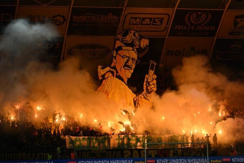 „Всекиму своето!“: бултрасите изригнаха срещу полицията след дербито и размахаха пръст