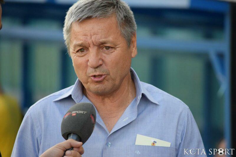 Президентът Петър Стоянов представя автобиографичната книга на Петър Зехтински Президентът Петър Стоянов представя автобиографичната книга на Петър Зехтински