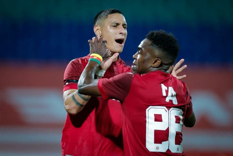 Клубове от 6 държави пращат агенти за трима от ЦСКА