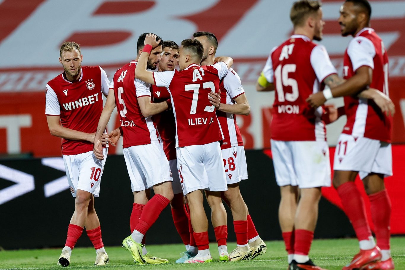 ЦСКА почти изпразни лазарета, Томаш определи групата за Спартак (Вн)