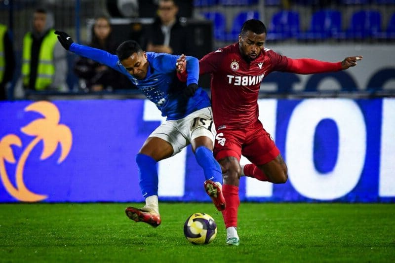 Левски следил изкъсо Шанде, след като направи ЦСКА за смях