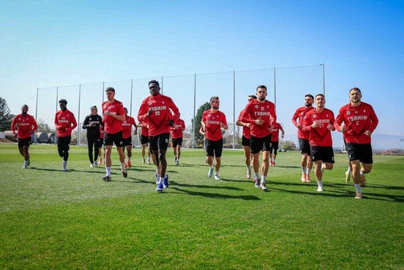 Христо Янев определи групата на ЦСКА за мача с Лудогорец