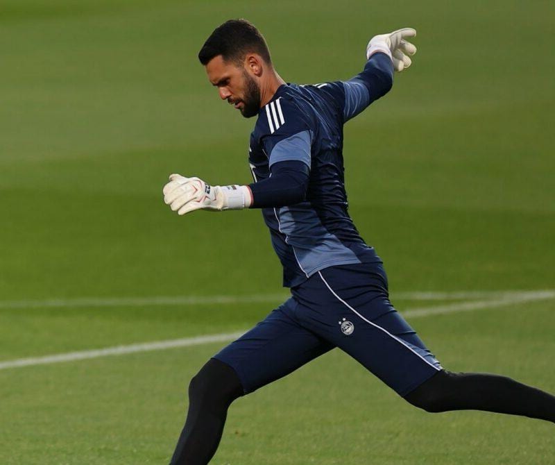 Митов отнесе три гола в Шотландия