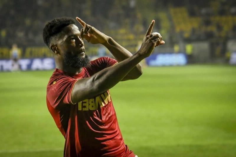 Чутовна драма с бивш таран на ЦСКА: свалиха го от самолета, спаси се от войната в Иран в последния момент