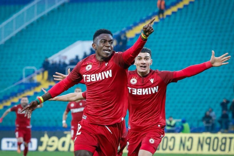 Една от най-важните работи на Христо Янев – върна Ето’о в играта