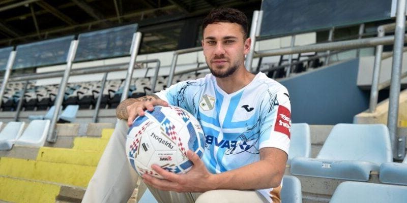 Хървати запратиха български национал в Локомотив София