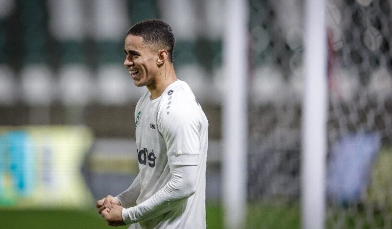 Хьогмо дава шанс на загубил титулярното си място