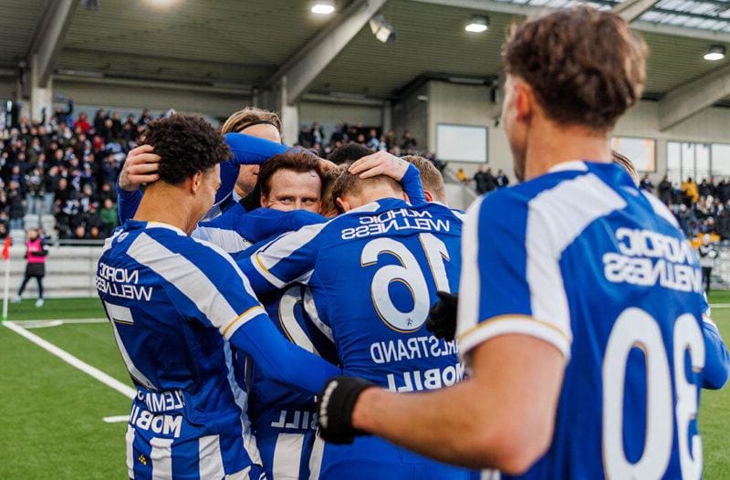 Бивш ас на ЦСКА пропусна дузпа и закопа шведски гранд(ВИДЕО)