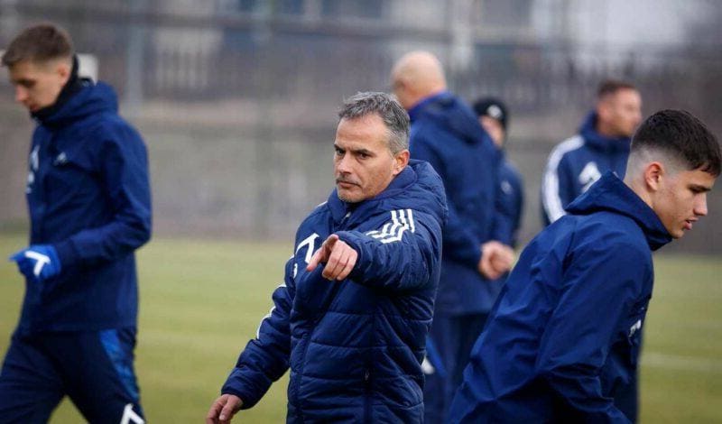 Морга Сото: колекционерът на дипломи, „виновен“ за силната кондиция на „сините“