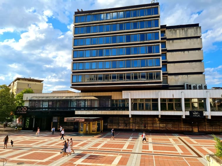 Финансовият благодетел на ЦСКА купи емблематичен хотел в центъра на Благоевград