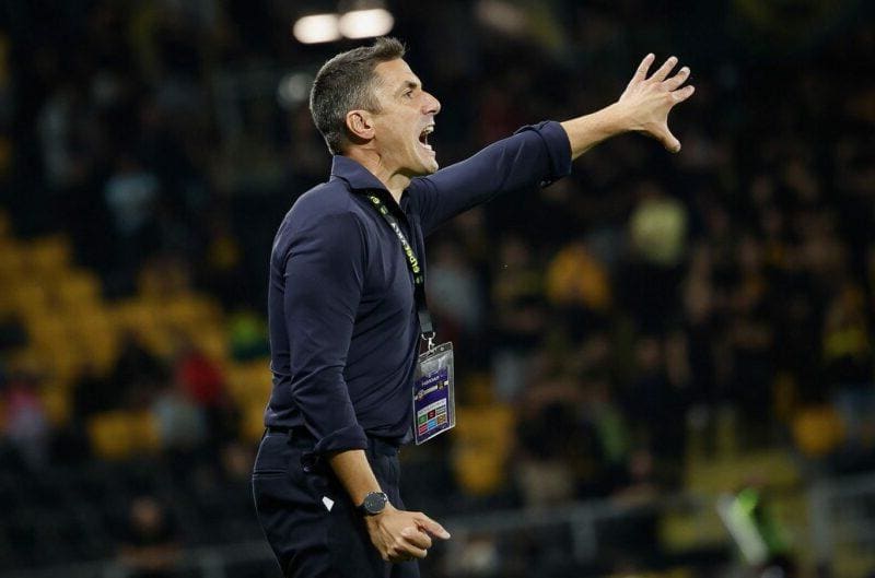 ЦСКА остава черна котка за Веласкес