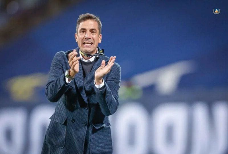 Веласкес спира с експериментите