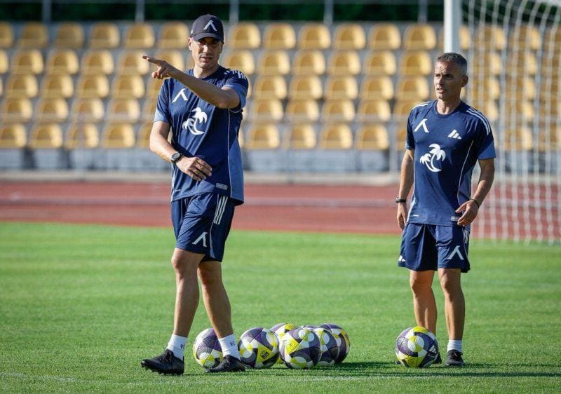 Три проблема пред Веласкес и щаба му