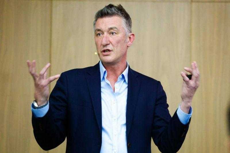 ЦСКА смени патрона: Златков затяга коланите, ролята му е драстично редуцирана ЦСКА смени патрона: Златков затяга коланите, ролята му е драстично редуцирана