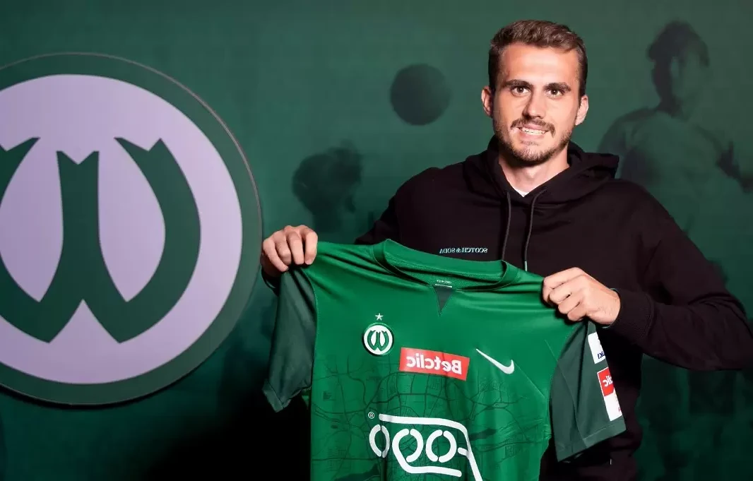 Монтана привлече роден национал,раздели се с бранител