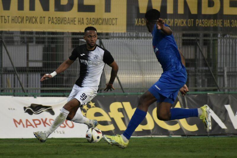 Французи напират за голмайстора на Локо (Пд)! „Смърфовете“ го предлагат в Русия за повече пари