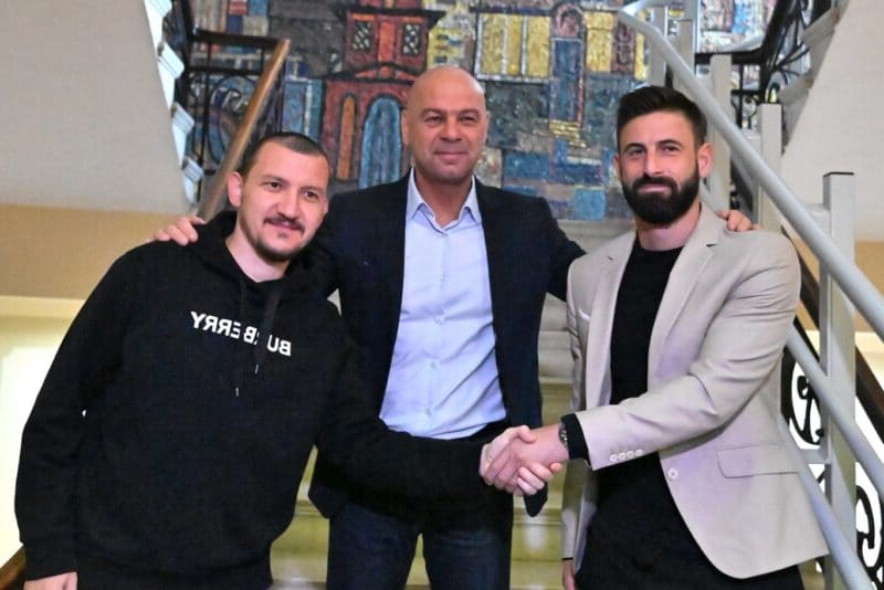 Капитаните на Ботев и Локо с общ призив преди дербито: Нека битката остане само на терена! Капитаните на Ботев и Локо с общ призив преди дербито: Нека битката остане само на терена!