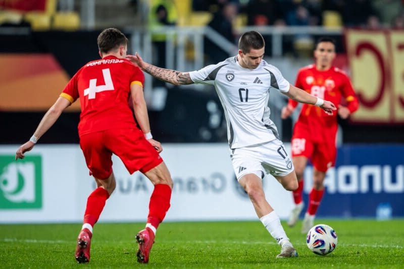 Защитник на Левски с цял мач за Северна Македония