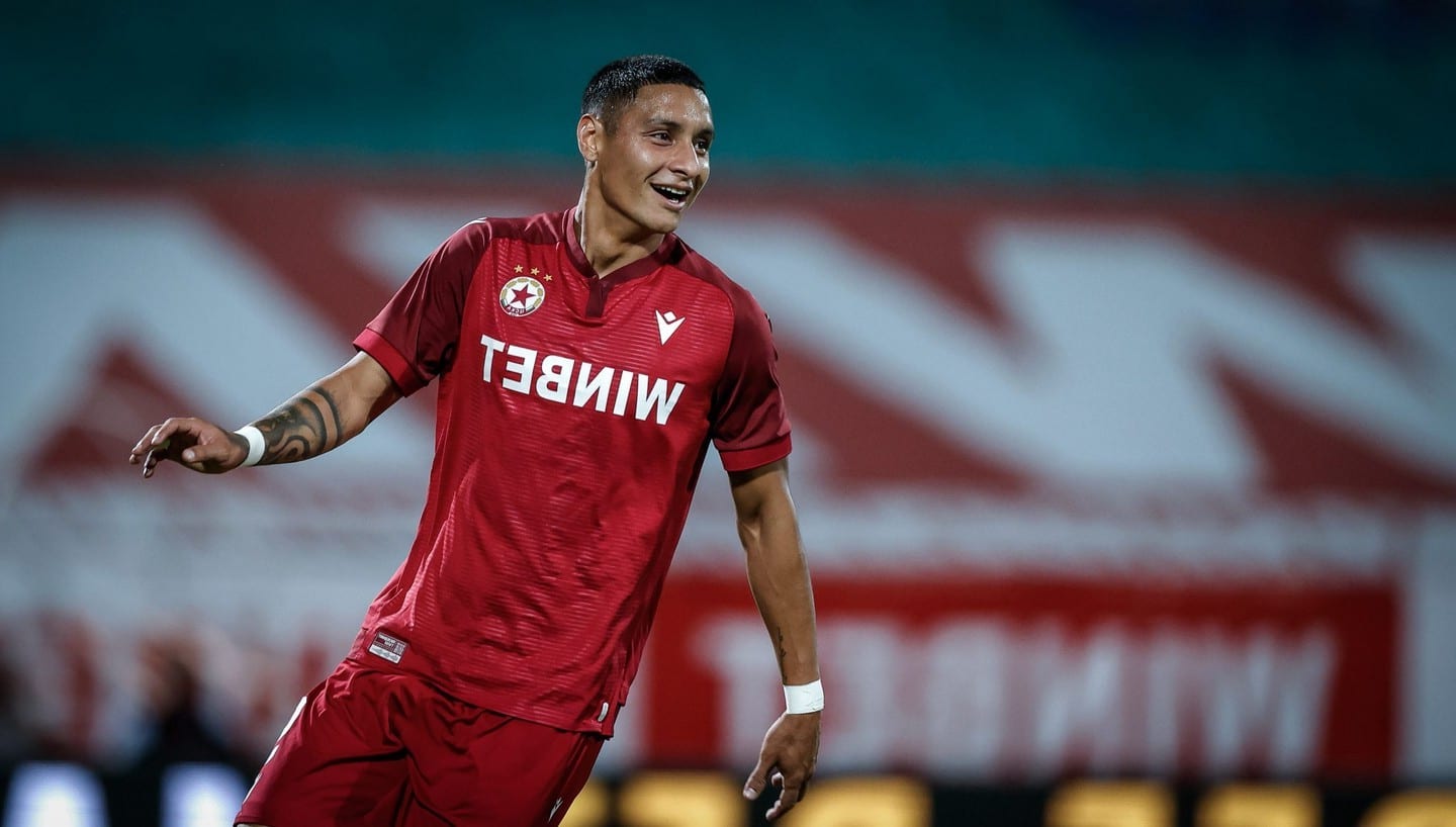 Годой пред сериозно постижение