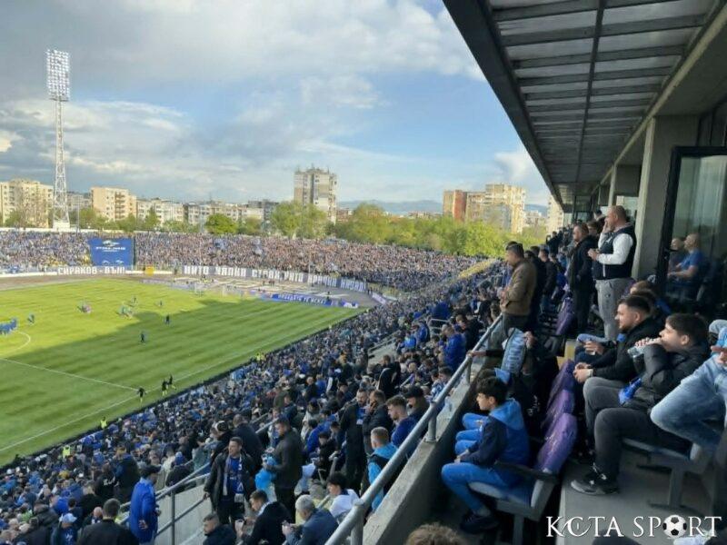 1600 картодържатели освободиха местата си за Левски – Кайрат