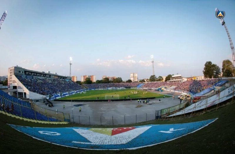 По трибуните ще ги познаете