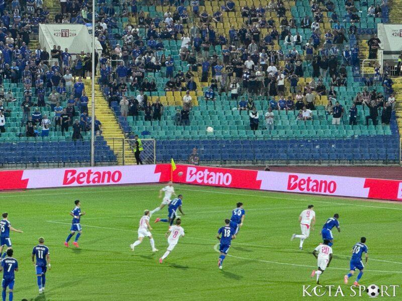 Защо първенството пречи на европейския облик на Левски?