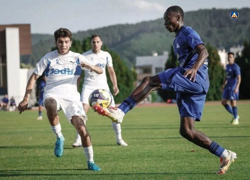 Веласкес не рискува: Камдем аут и от последния тест на Левски в Белек