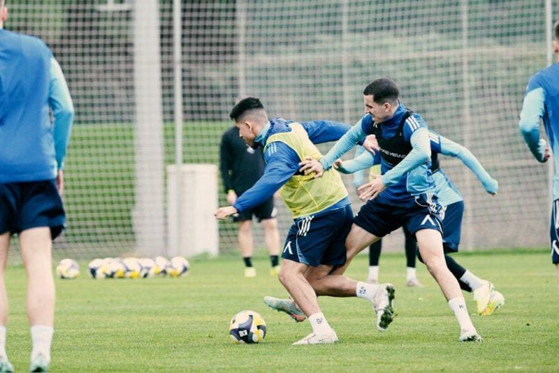 Левски упражнява тактически модели, Куршума се подготвя по индивидуален план