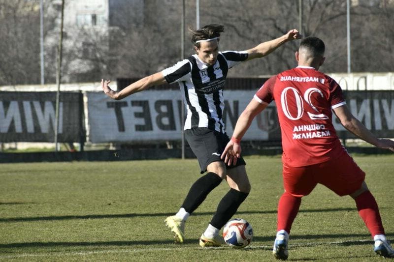 Дубълът на Локо Пд и Розите с голово реми