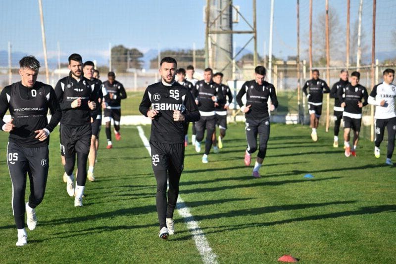 Локо (Пд) с първа тренировка в Белек, няма да има почивен ден за „смърфовете“ (СНИМКИ)