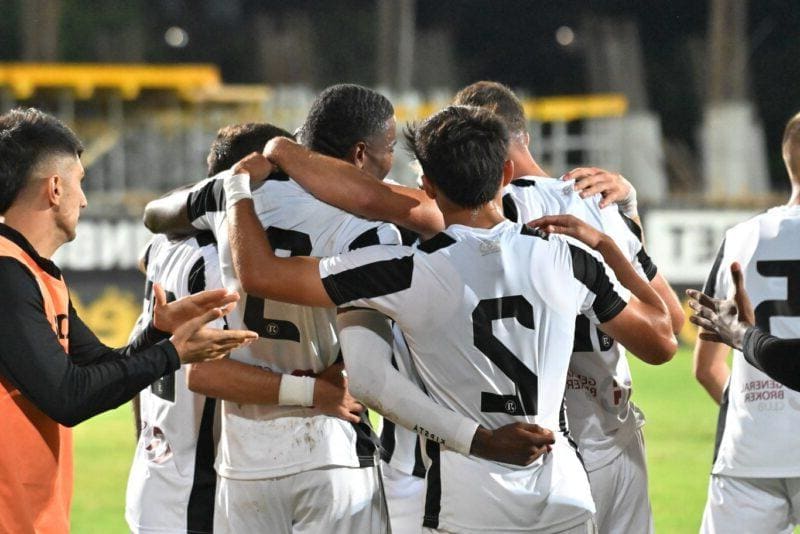 Славия капитулира пред Локомотив Пловдив