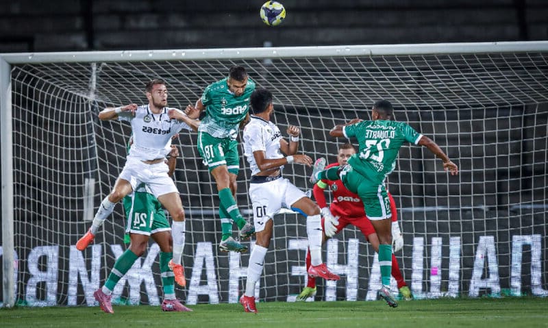 Славия измъкна победата във Враца