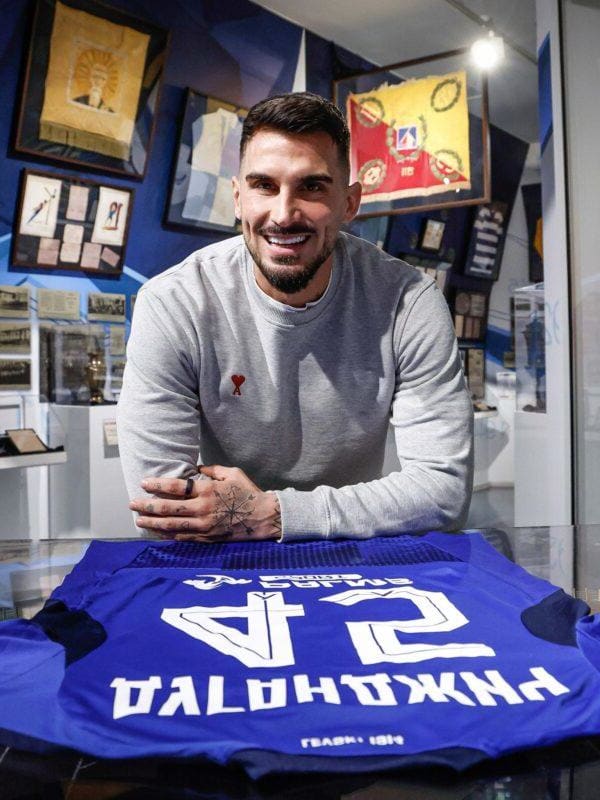 Дуганджич отрязал три клуба, за да играе за Левски