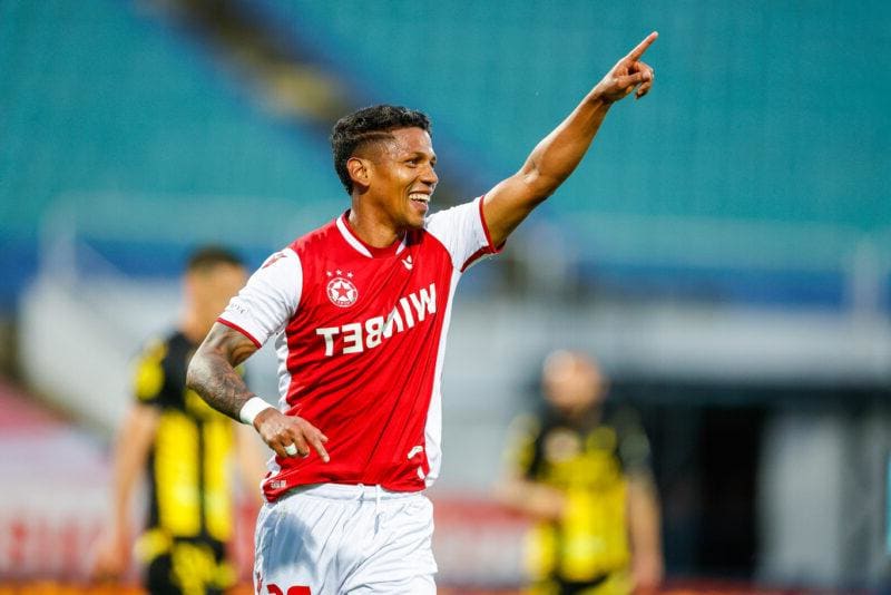 Две контузии и нараснали претенции на Кареасо и неговите агенти го спрели за Левски