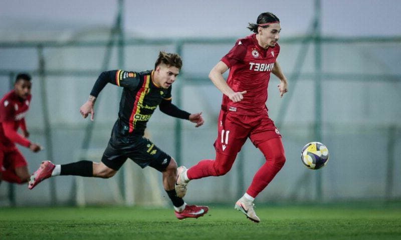 Шампионът на Алжир се прицели в Мохамед Брахими, но ЦСКА планира да го задържи