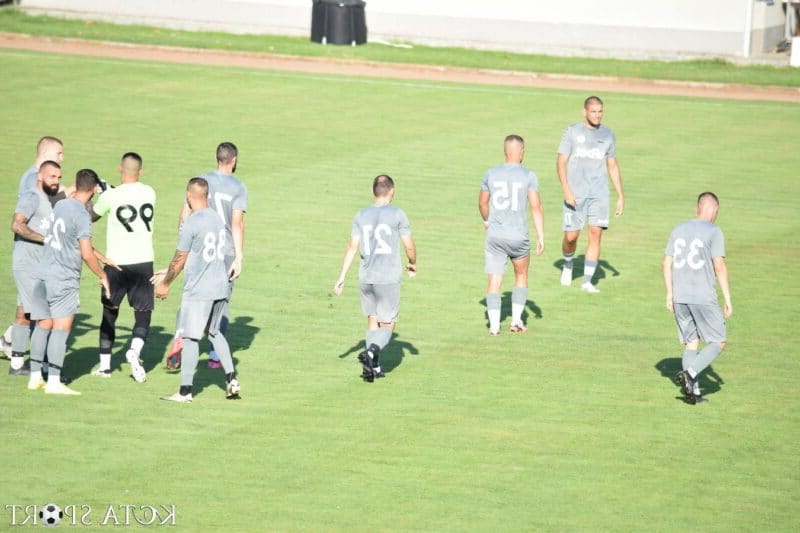 Загорец отстъпи на Ботев у дома Загорец отстъпи на Ботев у дома