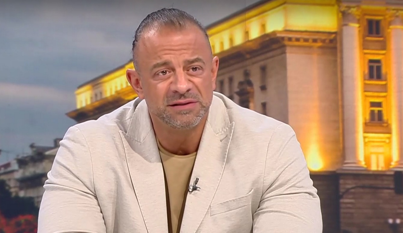 Алибегов: Най-важното е Веласкес да остане и шефовете на Левски да продължават да не му се бъркат в работата
