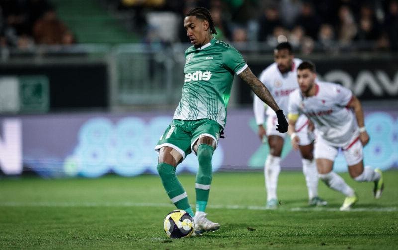 ФИФА блокира трансферите на Ботафого заради дълг към Лудогорец за Руан Круз