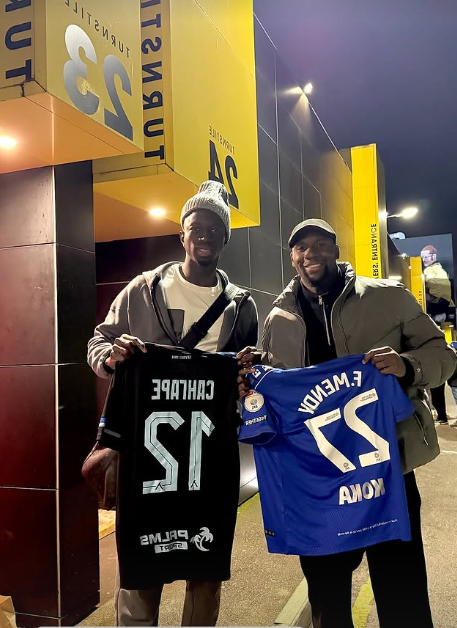 Сангаре подари фланелка на Левски на футболист от Уотфорд